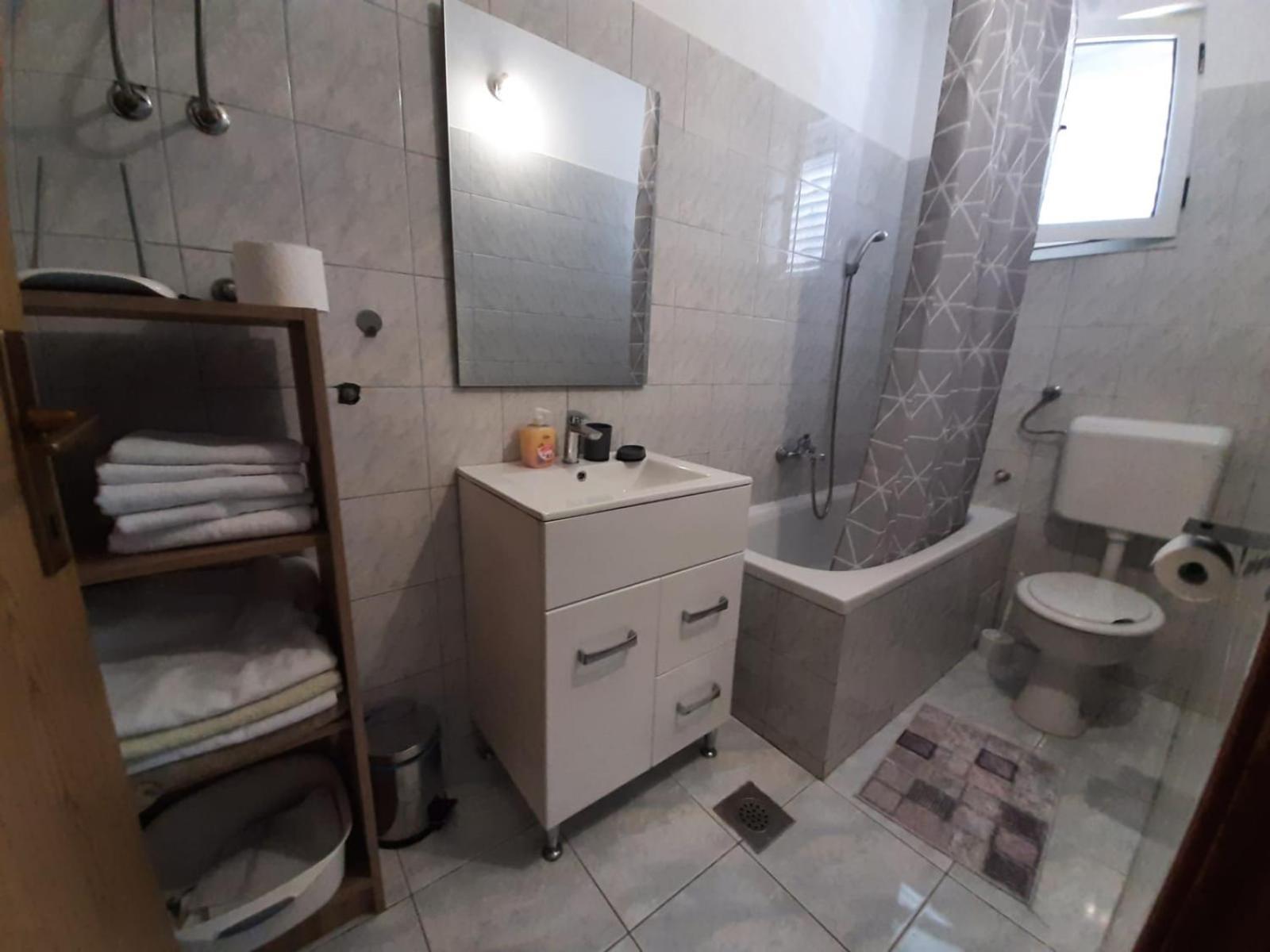 Apartman Jadranka Rogotin Zewnętrze zdjęcie